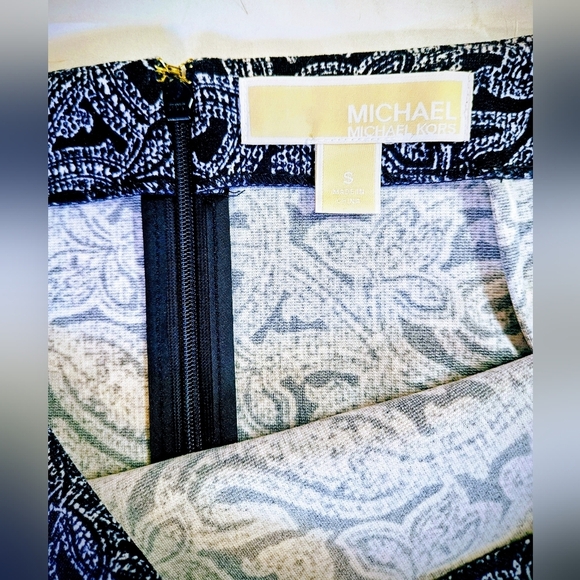 Michael Kors Womens Blue Paisley Faux Wrap Skirt With Gold Detail Size Small - Picture 5 of 10